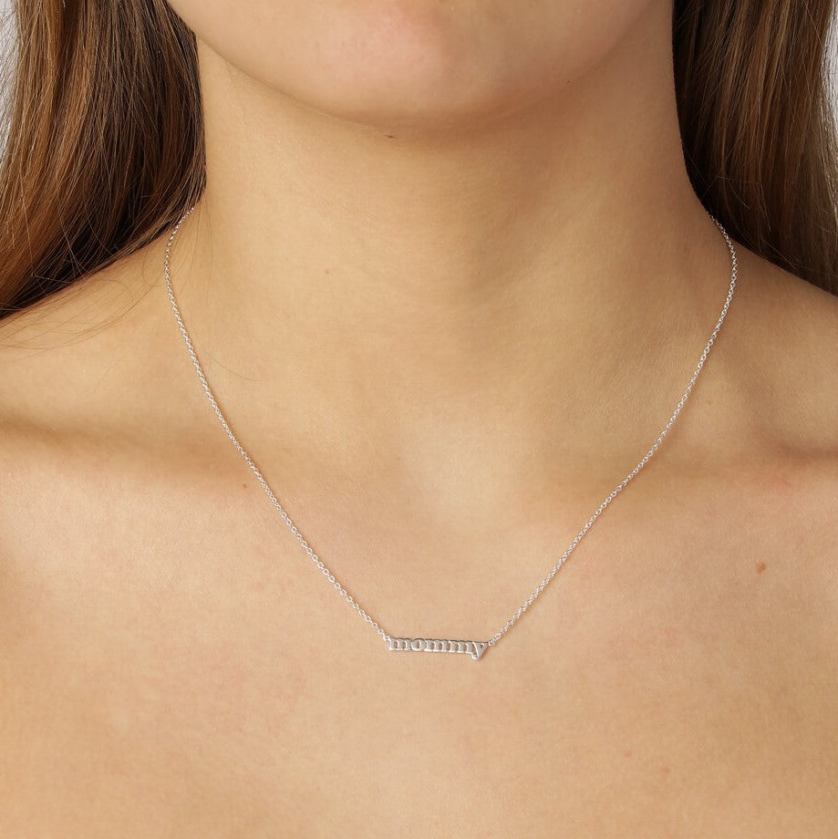 Mommy-halskæde i sølv#MotherLoveJewelryBuump