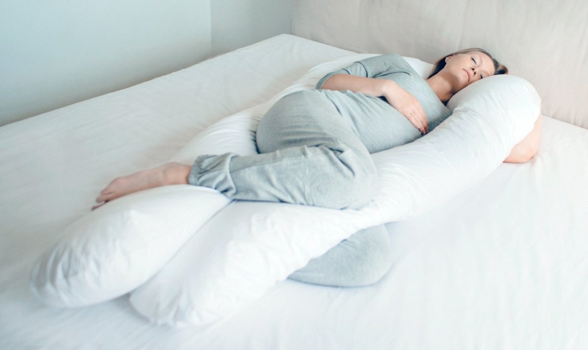 Fossflakes Comfort-U pude (superior senior) inklusiv hvidt betræk i bomuldssatin#FossflakesPillowBuump